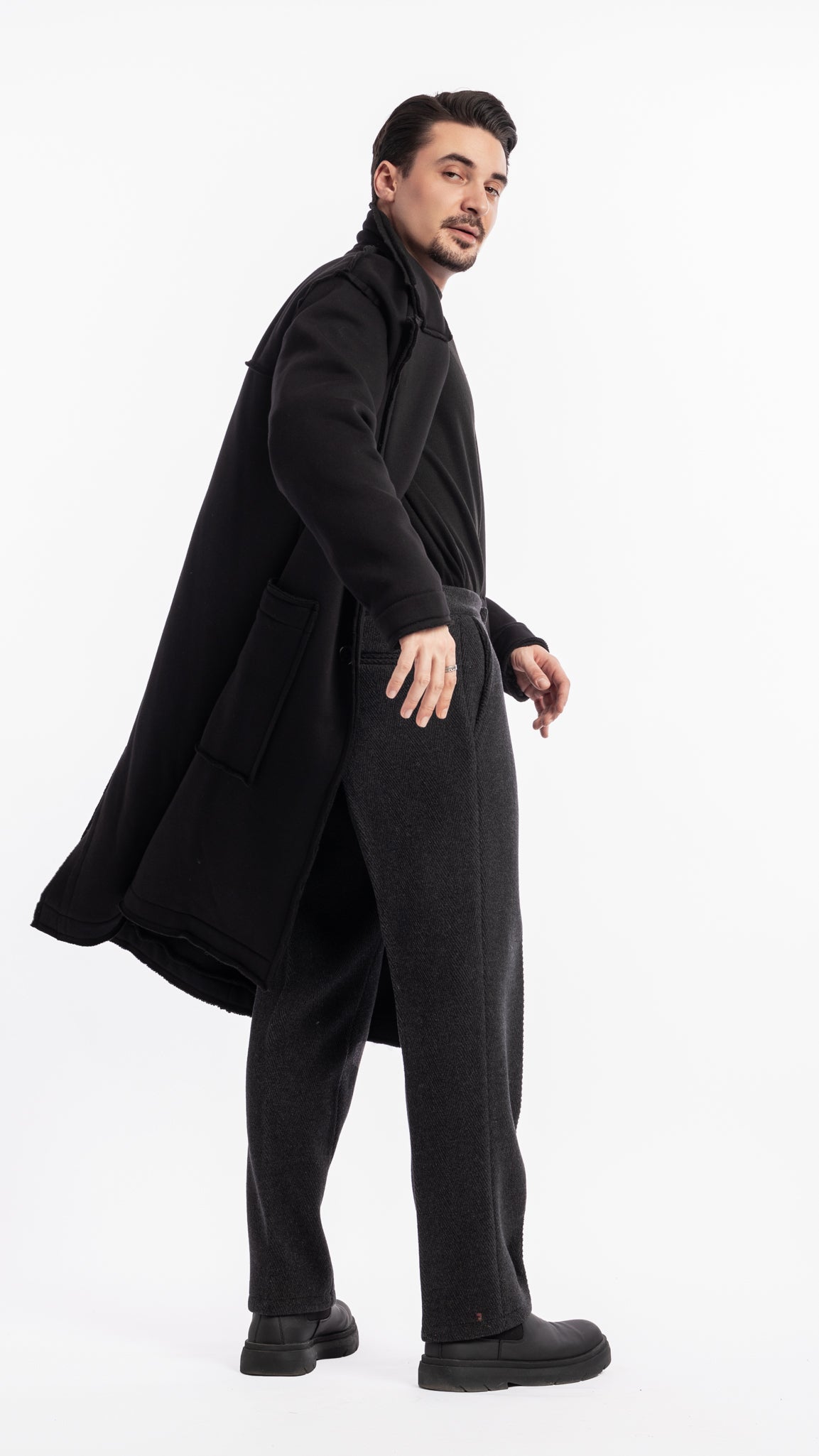 Manteau noir Unik Paris en coton avec logo brodé